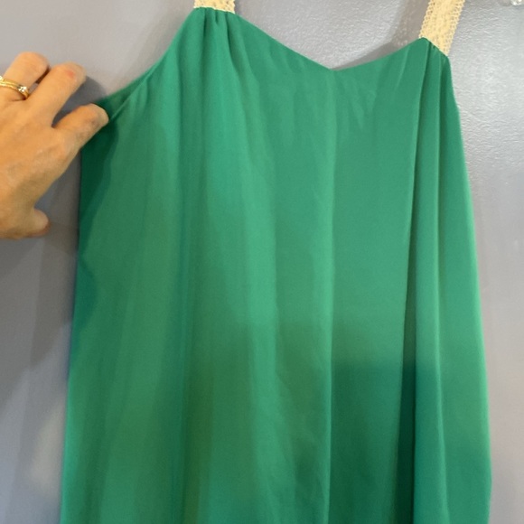 Collective Concepts NWT Size Small Crochet Straps Green Top - Picture 6 of 7